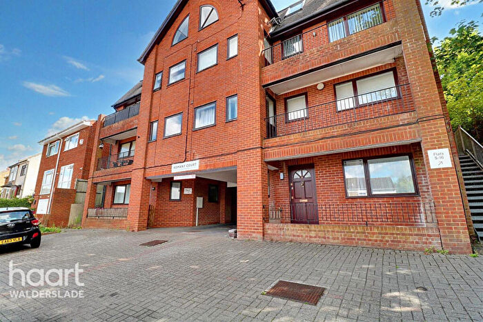 1 Bedroom Flat To Rent In Beacon Road, Chatham, ME5