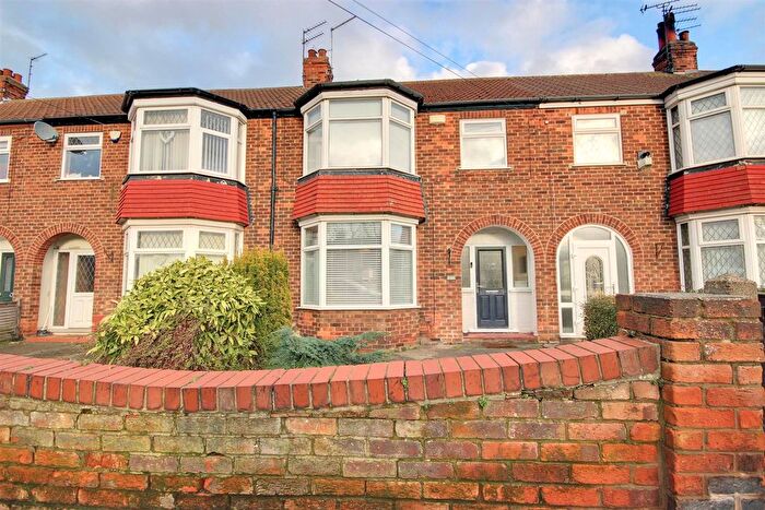 3 Bedroom Terraced House For Sale In Bricknell Avenue, Hull, HU5