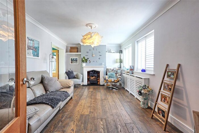 3 Bedroom Detached House For Sale In Cornwallis Drive, South Woodham Ferrers, Chelmsford, Essex, CM3