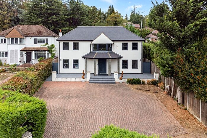 4 Bedroom Detached House For Sale In Valley Road, Rickmansworth, WD3