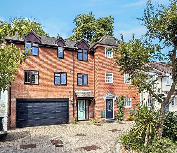 2 Bedroom Town House For Sale In Millstream Close, Wimborne, BH21
