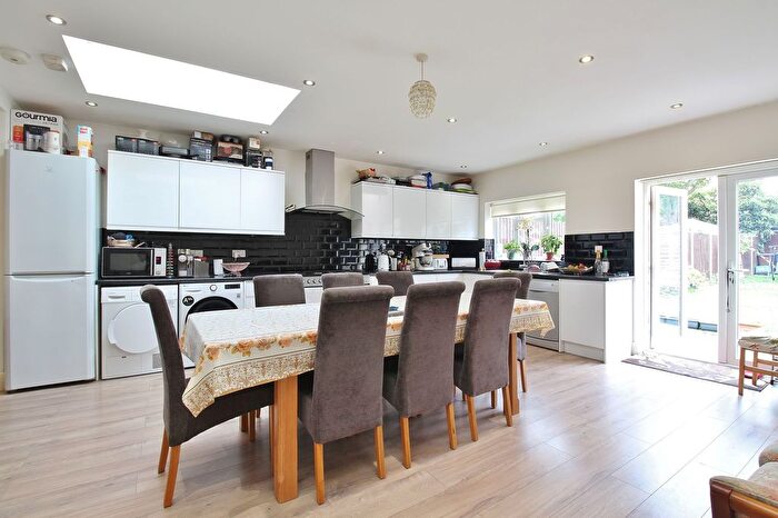 4 Bedroom Semi-Detached House To Rent In Jersey Road, Hounslow, TW5