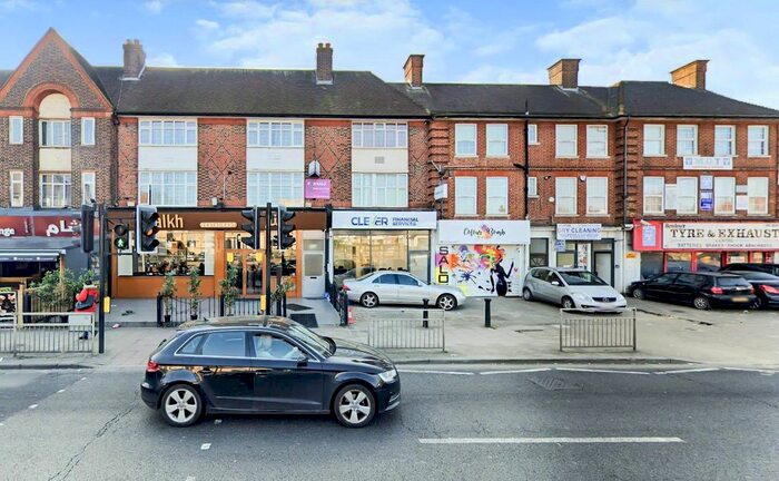 2 Bedroom Flat To Rent In Kenton Road, Kenton, Harrow, HA3