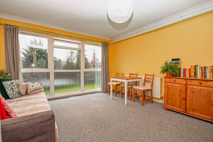 1 Bedroom Flat To Rent In Courtfield Gardens, London, W13