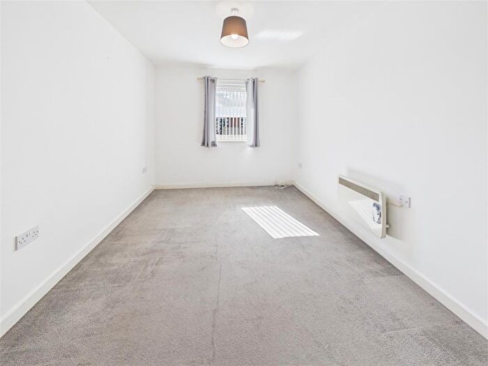2 Bedroom Flat For Sale In Gramercy Park, Bannerbrook, Coventry, CV4