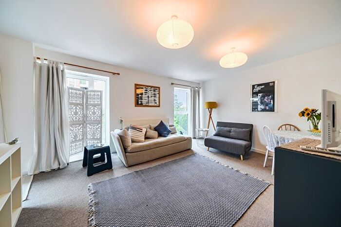 1 Bedroom Flat For Sale In Eversley House, Clapham, London, SW4