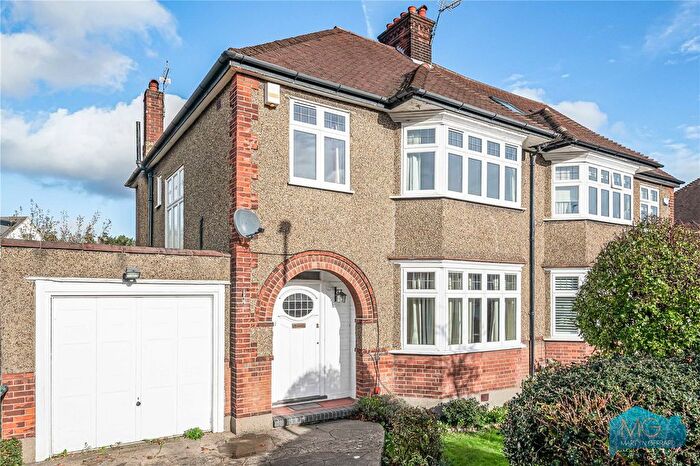 3 Bedroom Semi Detached House For Sale In Park Way, London, N20