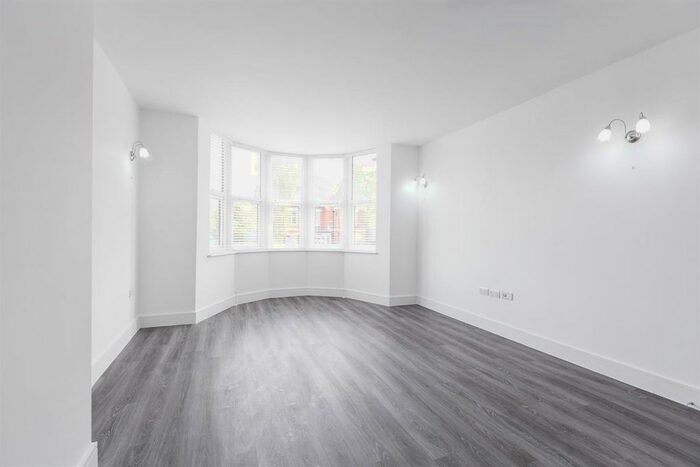 1 Bedroom Flat To Rent In Russell Hill, Purley, CR8