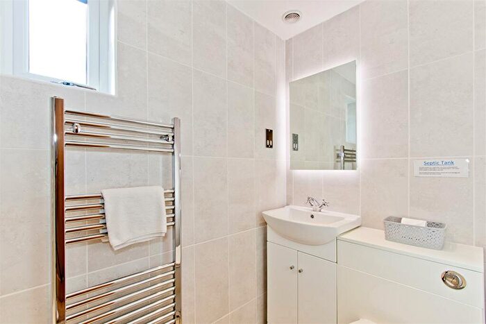 2 Bedroom Detached Bungalow For Sale In Warren Wood, BN24