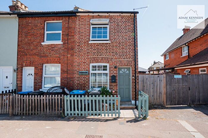2 Bedroom Terraced House For Sale In Batley Road, Enfield, EN2