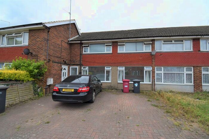 2 Bedroom Maisonette To Rent In The Green, Chalvey, Slough, SL1