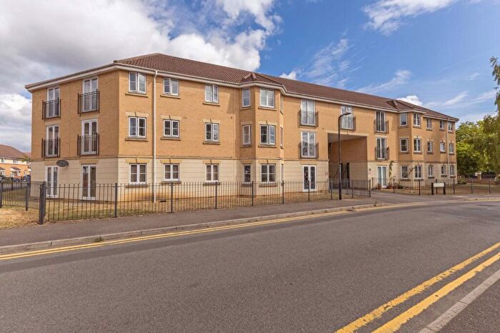2 Bedroom Apartment For Sale In Scholars Walk, Langley, SL3