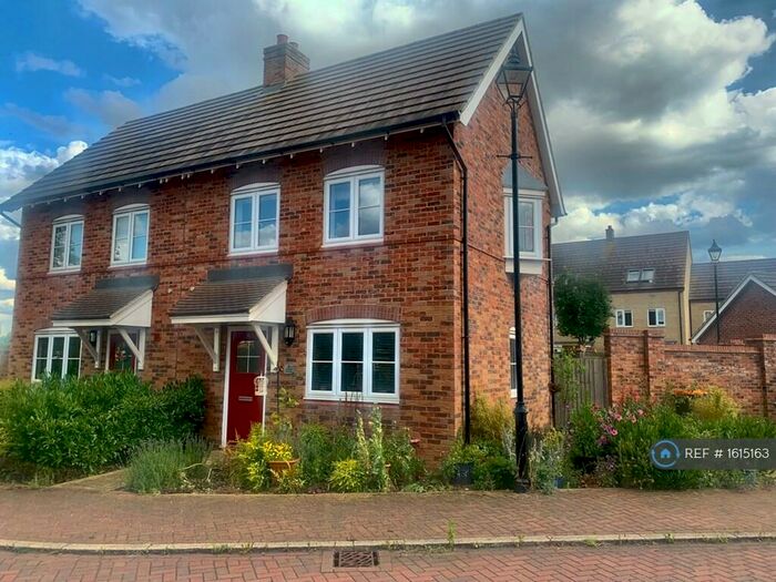 2 Bedroom Semi-Detached House To Rent In Crouch Gardens, Kempston, Bedford, MK42