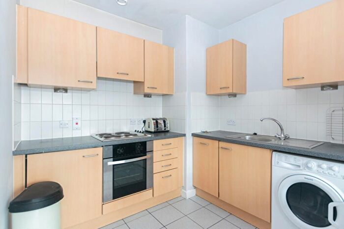 5 Bedroom Flat To Rent In Reynolds Way, Croydon, CR0