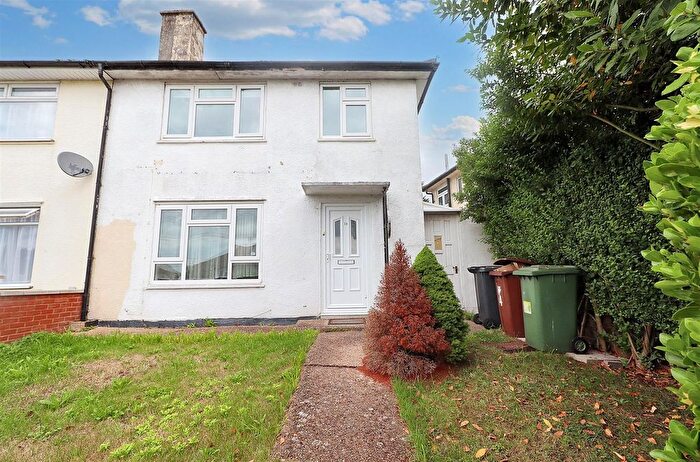 3 Bedroom Semi-Detached House For Sale In Sullivan Way, Elstree, WD6