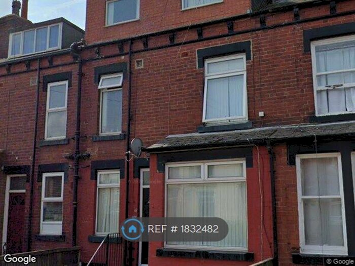 3 Bedroom Terraced House To Rent In Woodlea Place, Leeds, LS11
