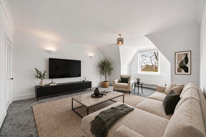 4 Bedroom Maisonette To Rent In Frognal Gardens, Hampstead, NW3