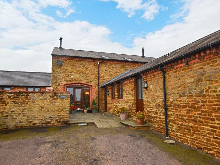 4 Bedroom Barn Conversion To Rent In Church Street, Blakesley, NN12