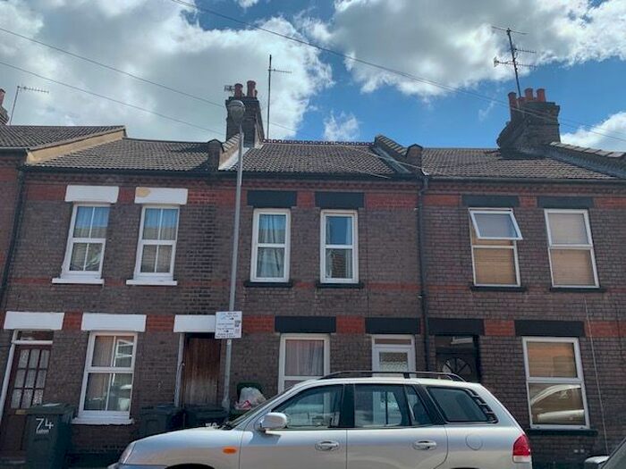 4 Bedroom Terraced House To Rent In Frederick Street, Luton, LU2