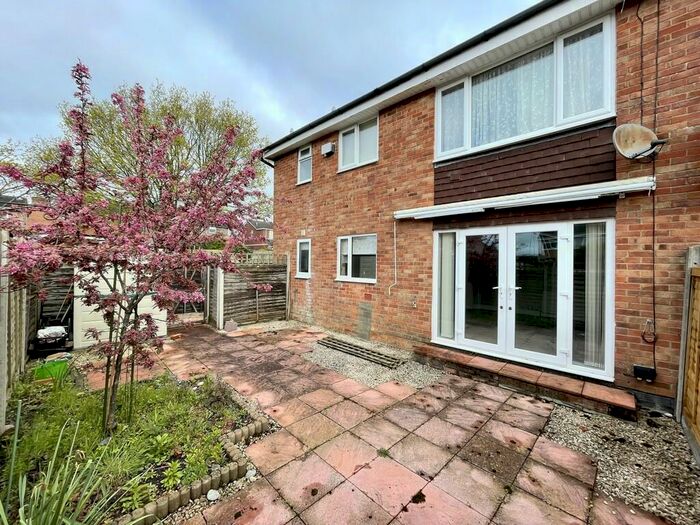 2 Bedroom Ground Flat To Rent In Briarswood Road, Upton, BH16