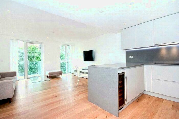 2 Bedroom Apartment To Rent In Admiralty House, London, Wapping, E1W