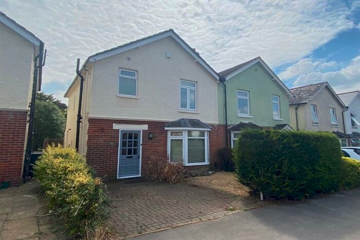 3 Bedroom Semi-Detached House To Rent In Noreuil Road, Petersfield, Hampshire, GU32