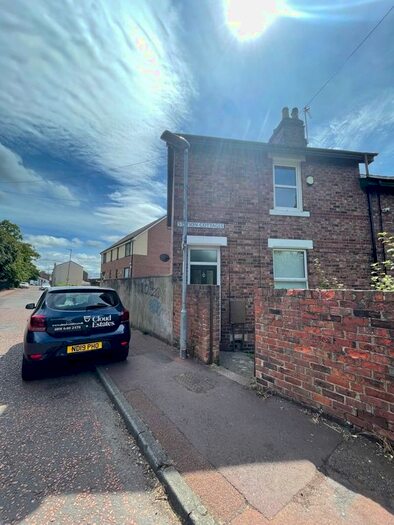 3 Bedroom End Of Terrace House To Rent In Station Cottages, Elysium Lane, Gateshead, NE8