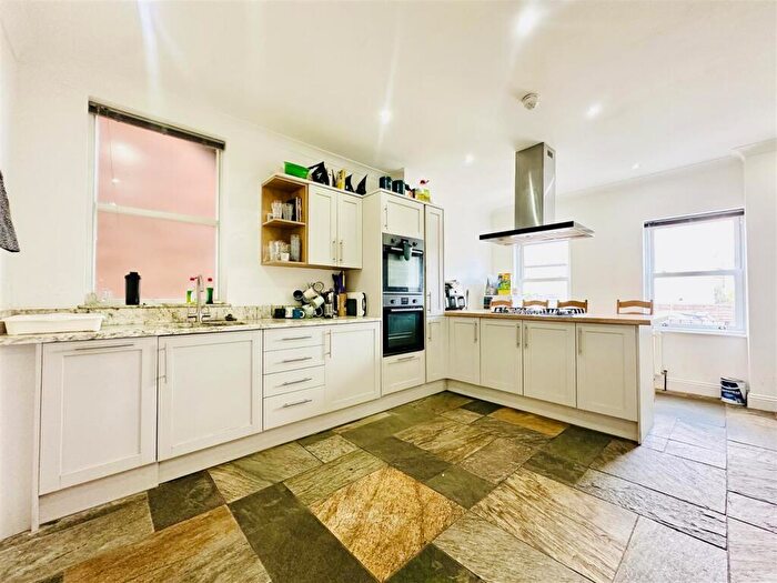 6 Bedroom House To Rent In Rectory Road, West Bridgford, NG2