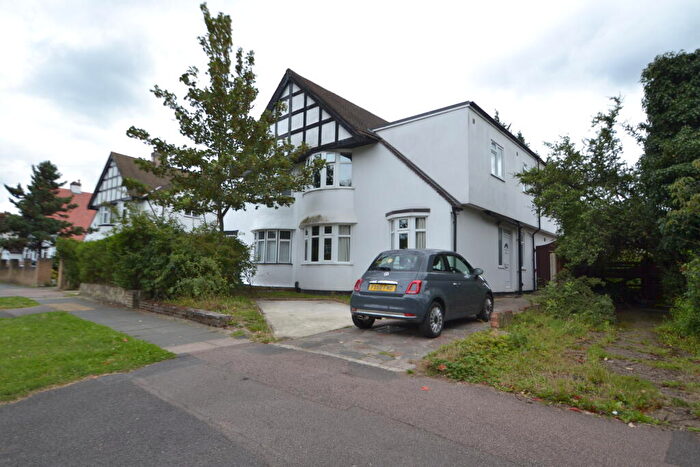 4 Bedroom Semi-Detached House To Rent In Southborough Lane, Bromley, Greater London, BR2