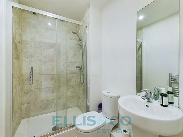 2 Bedroom Flat To Rent In Bridleway House, Cannons Wharf, Tonbridge, TN9