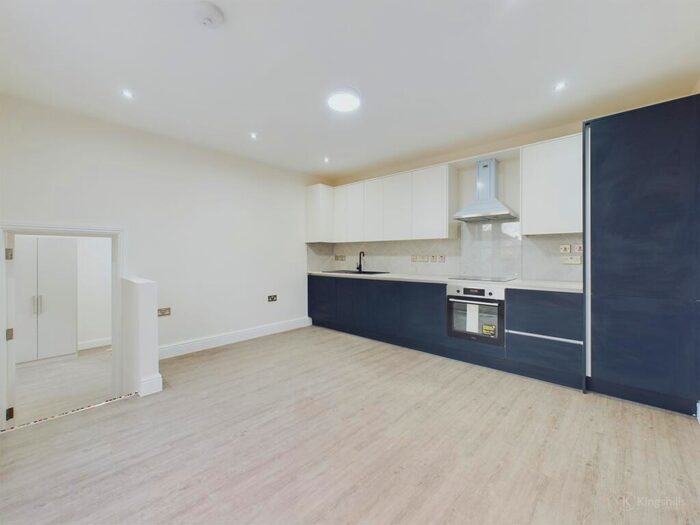 1 Bedroom Apartment To Rent In Stuart Lodge, Stuart Road, High Wycombe, HP13