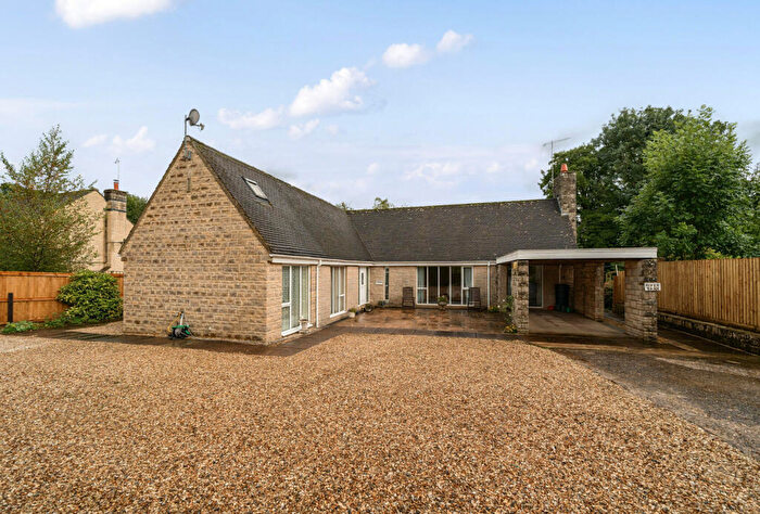 3 Bedroom Bungalow For Sale In Gloucester Road, Andoversford, Cheltenham, Gloucestershire, GL54
