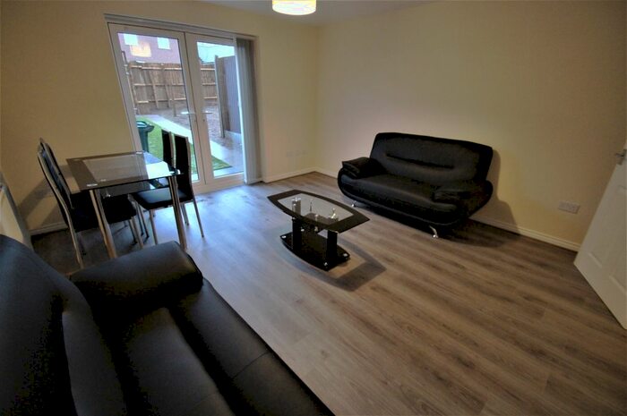 3 Bedroom Semi-Detached House To Rent In Signals Drive, Coventry, CV3