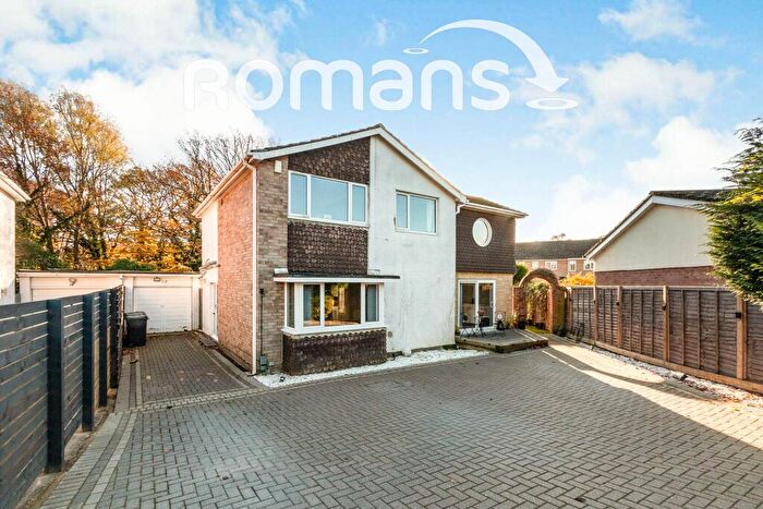 4 Bedroom Detached House To Rent In Yew Tree Walk, Frimley, Camberley, GU16