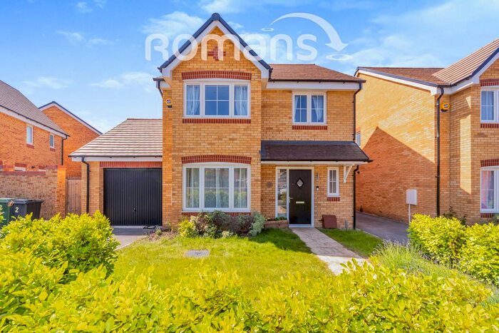 4 Bedroom Detached House To Rent In Otter Drive, Calcot, Reading, RG31