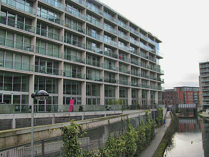 2 Bedroom Apartment To Rent In Timber Wharf, Castlefield, M15