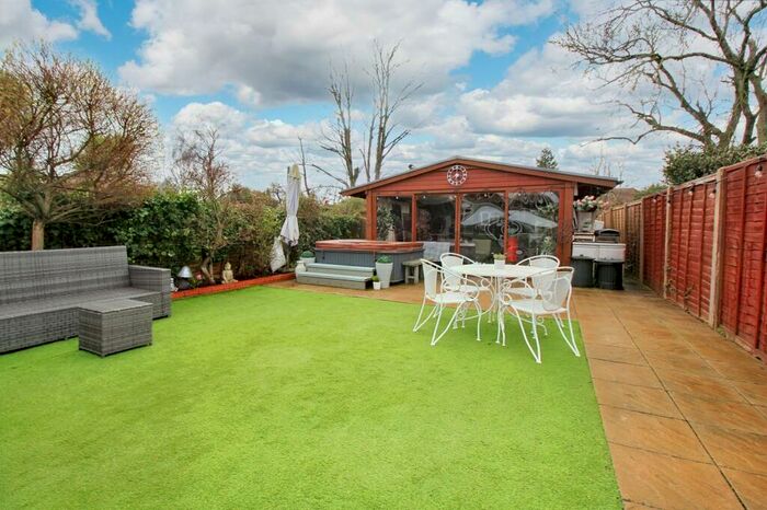 3 Bedroom Detached Bungalow For Sale In Whitworth Road, Bitterne Park, SO18