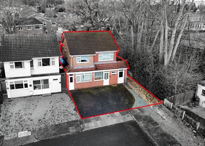 3 Bedroom Detached House For Sale In Woodway, Birmingham, B24