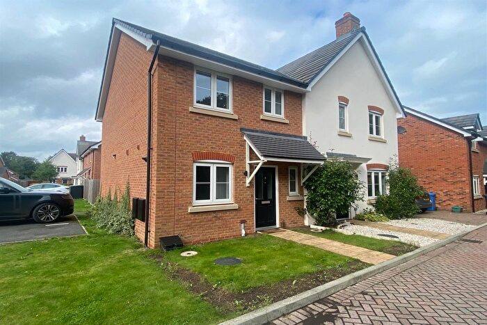 2 Bedroom Semi-Detached House To Rent In Unwin Close, Hook, Hampshire, RG27