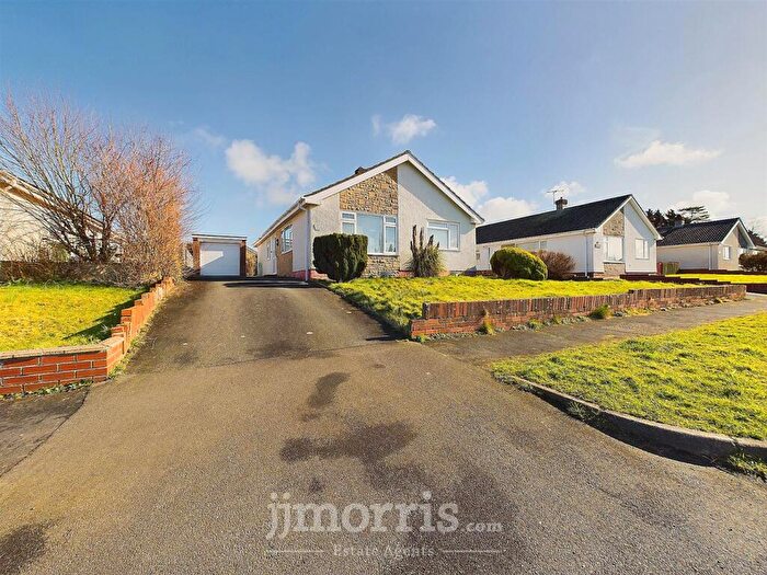 3 Bedroom Detached Bungalow For Sale In Heol Helyg, Cardigan, SA43