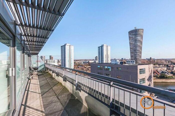 2 Bedroom Flat To Rent In High Street, Stratford, E15