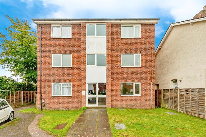 1 Bedroom Apartment For Sale In Lyndale Road, Redhill, RH1