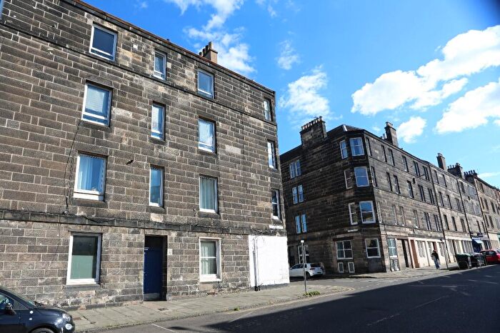2 Bedroom Flat To Rent In Newhaven Road, Bonnington, Edinburgh, EH6