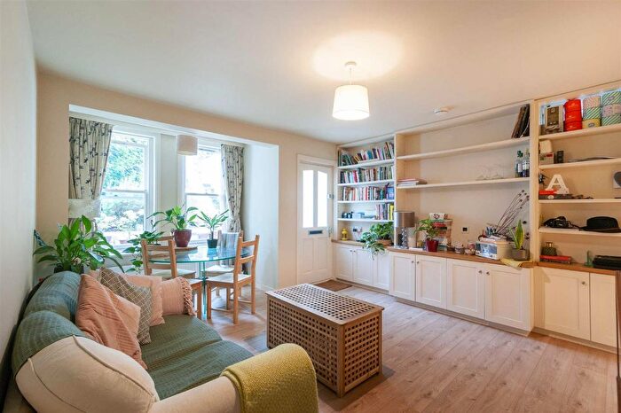 1 Bedroom Flat To Rent In Cumberland Park, London, W3