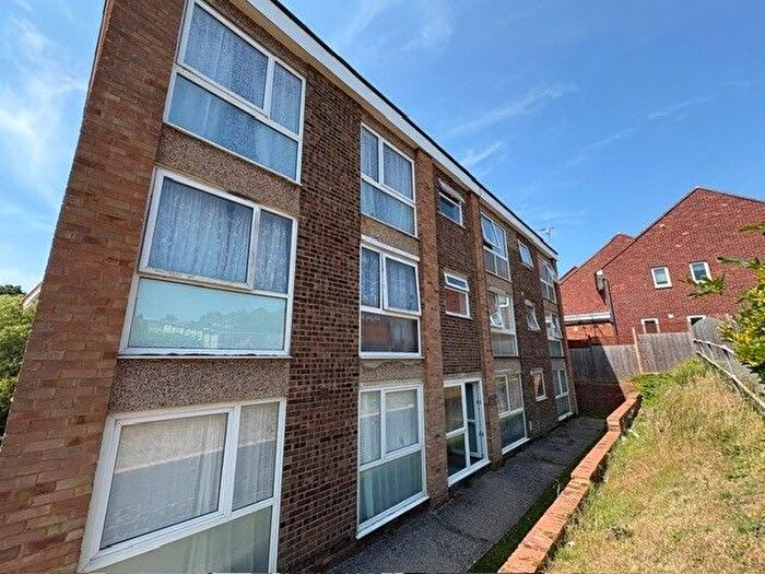 2 Bedroom Flat To Rent In Sedlescombe Gardens, St. Leonards-On-Sea, TN38