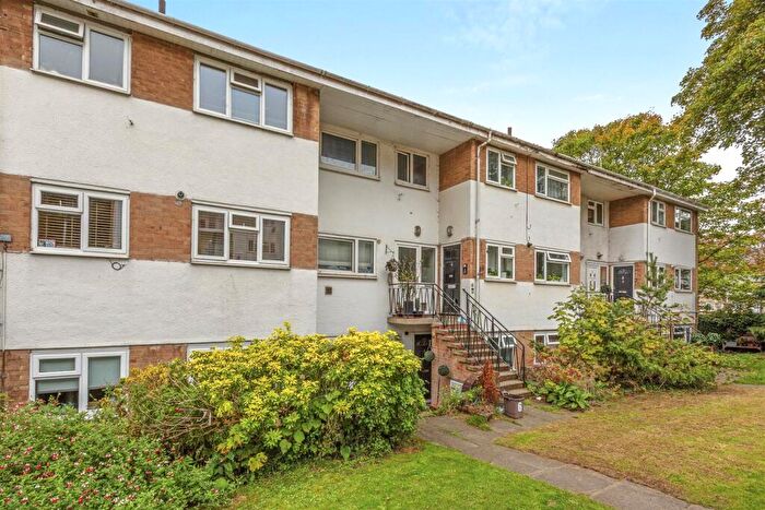 2 Bedroom Apartment For Sale In Totteridge Road, High Wycombe, HP13