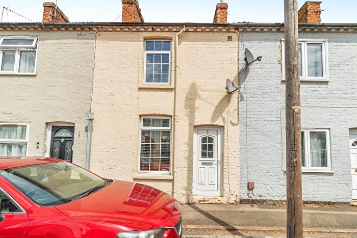 3 Bedroom Terraced House For Sale In Denmark Street, Bletchley, Milton Keynes, MK2