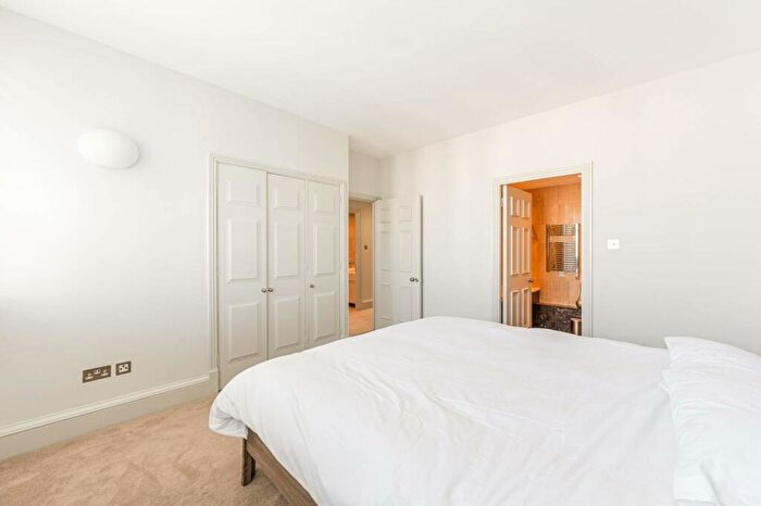 2 Bedroom Flat For Sale In Chelsea Harbour, Chelsea, London, SW10