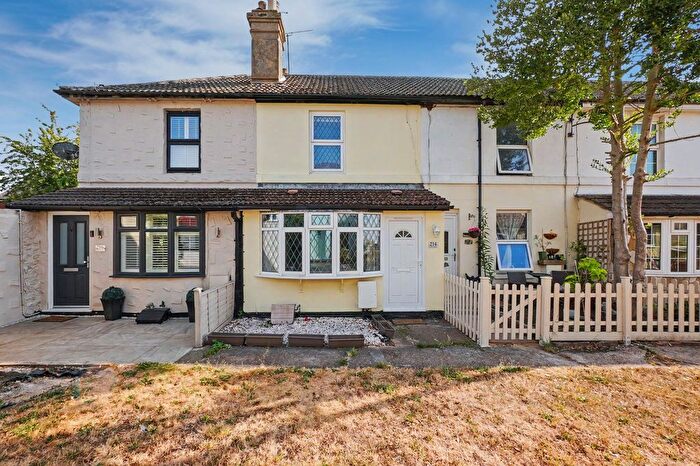 2 Bedroom Terraced House For Sale In High Street, Wouldham, ME1