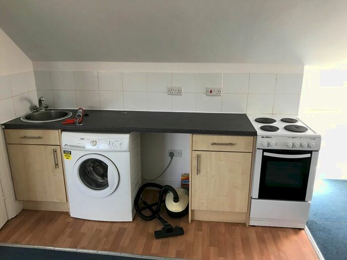 Studio To Rent In Grosvenor Road, Southampto SO17